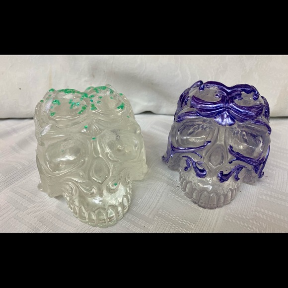 Multiple skulls multiple colors if you don’t see what you like let us know. - Picture 2 of 3